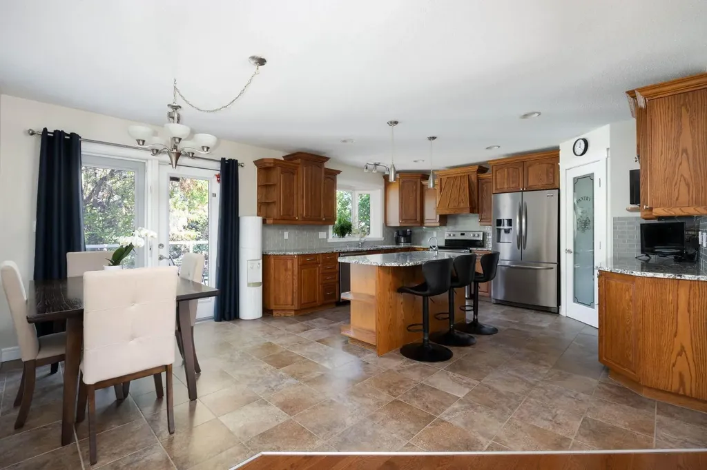 104 Royal Garden Fort Mcmurray AB T9K 1B4