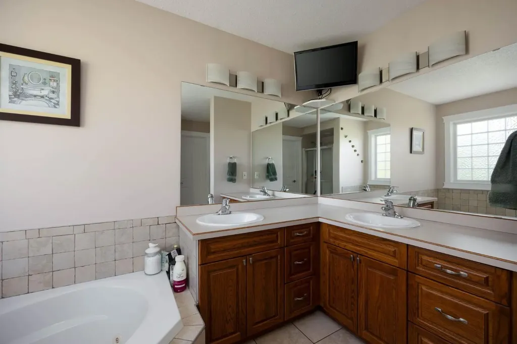 104 Royal Garden Fort Mcmurray AB T9K 1B4