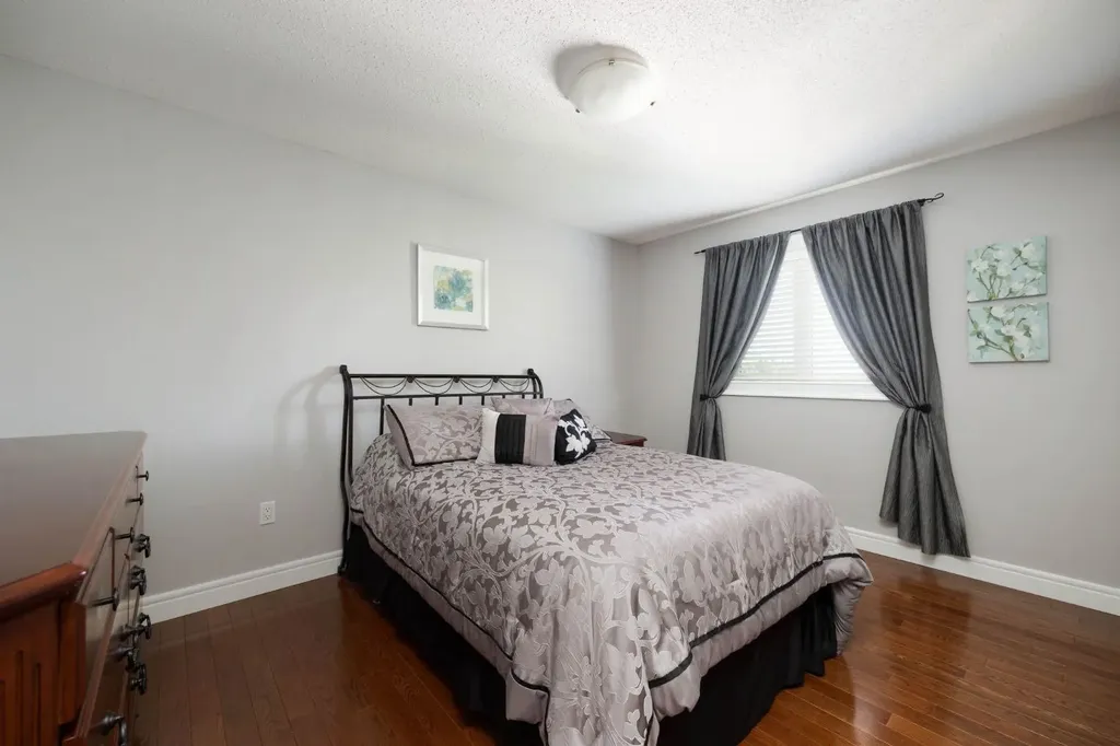 104 Royal Garden Fort Mcmurray AB T9K 1B4