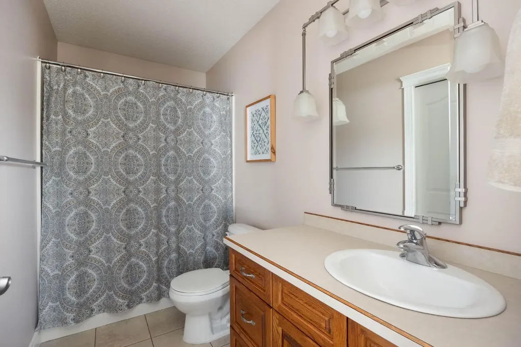 104 Royal Garden Fort Mcmurray AB T9K 1B4