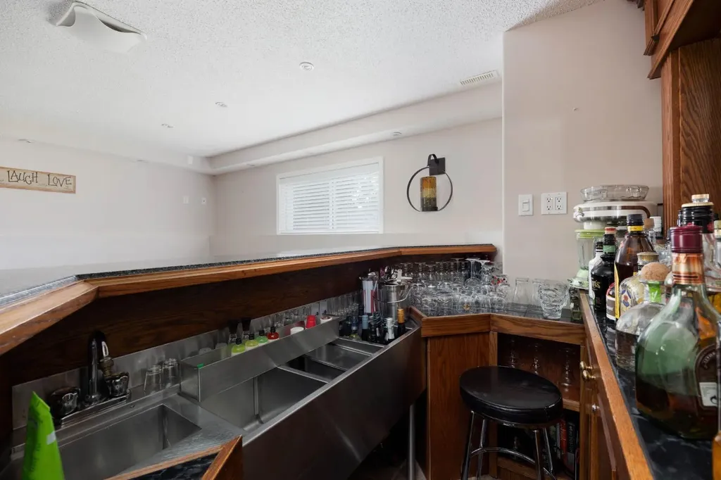 104 Royal Garden Fort Mcmurray AB T9K 1B4
