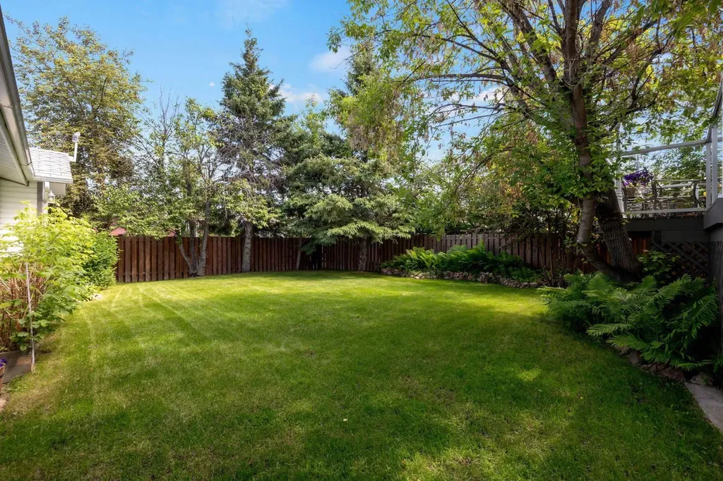 104 Royal Garden Fort Mcmurray AB T9K 1B4