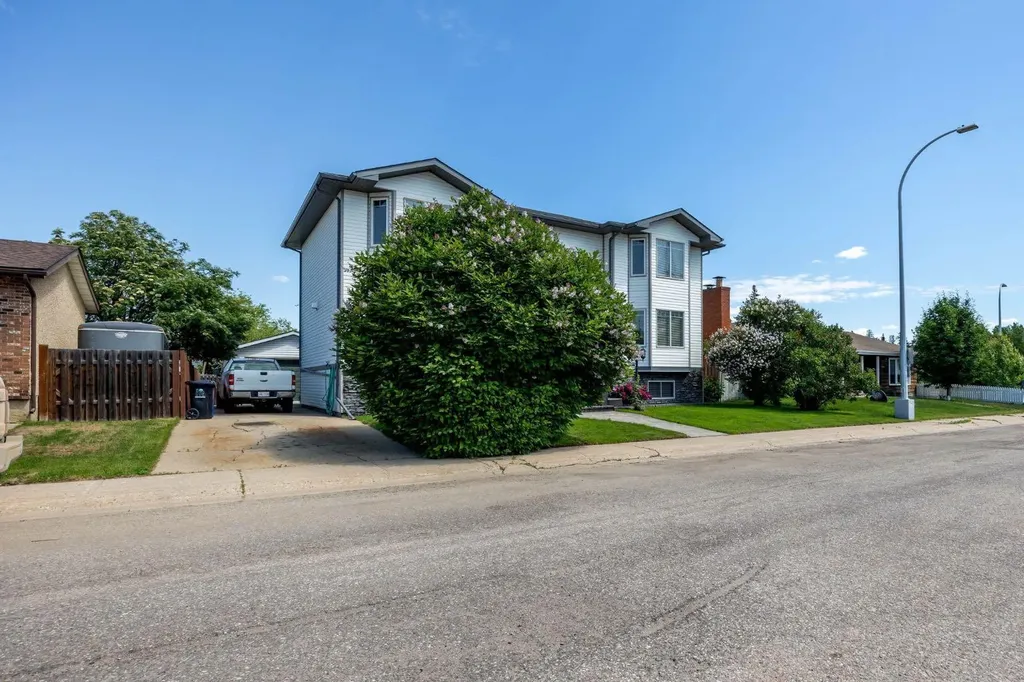 104 Royal Garden Fort Mcmurray AB T9K 1B4