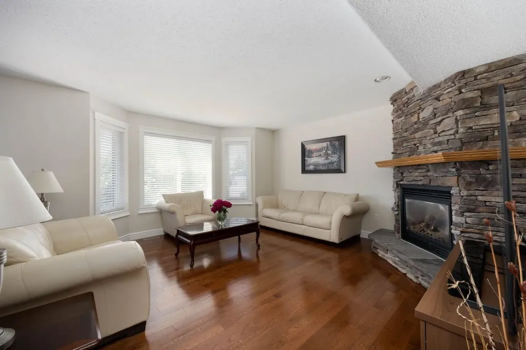 104 Royal Garden Fort Mcmurray AB T9K 1B4