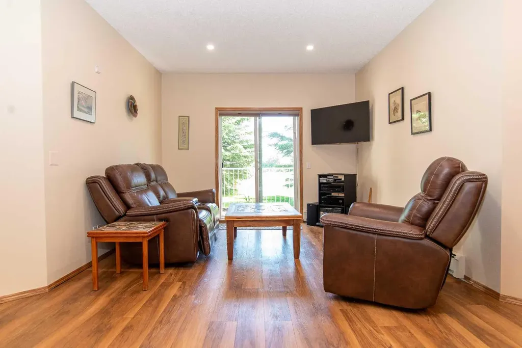 72 Quigley Drive Cochrane AB T4C 2K6