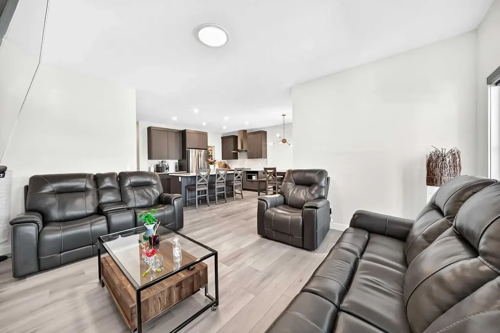 27 Belvedere Point SE Calgary AB T2A 7Y9
