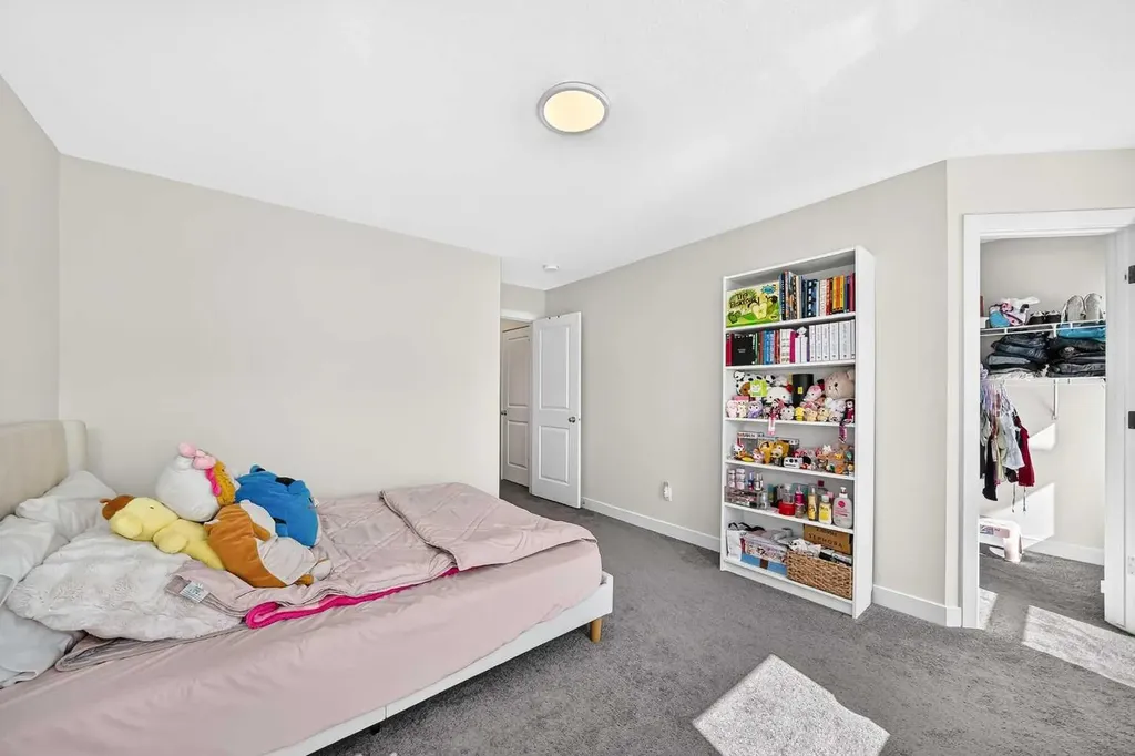 27 Belvedere Point SE Calgary AB T2A 7Y9