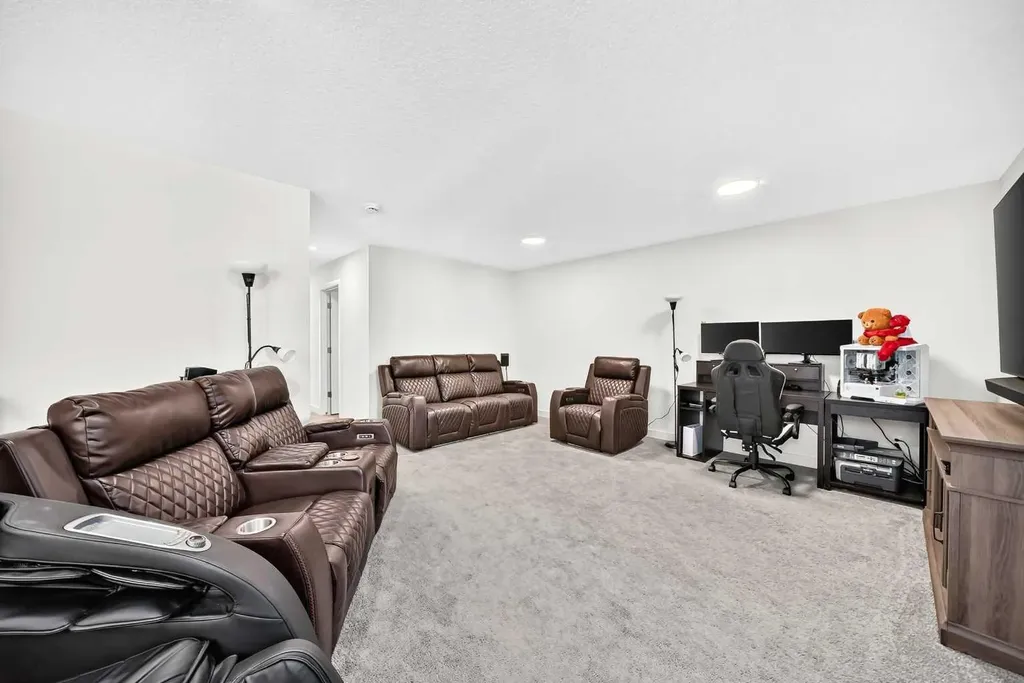 27 Belvedere Point SE Calgary AB T2A 7Y9