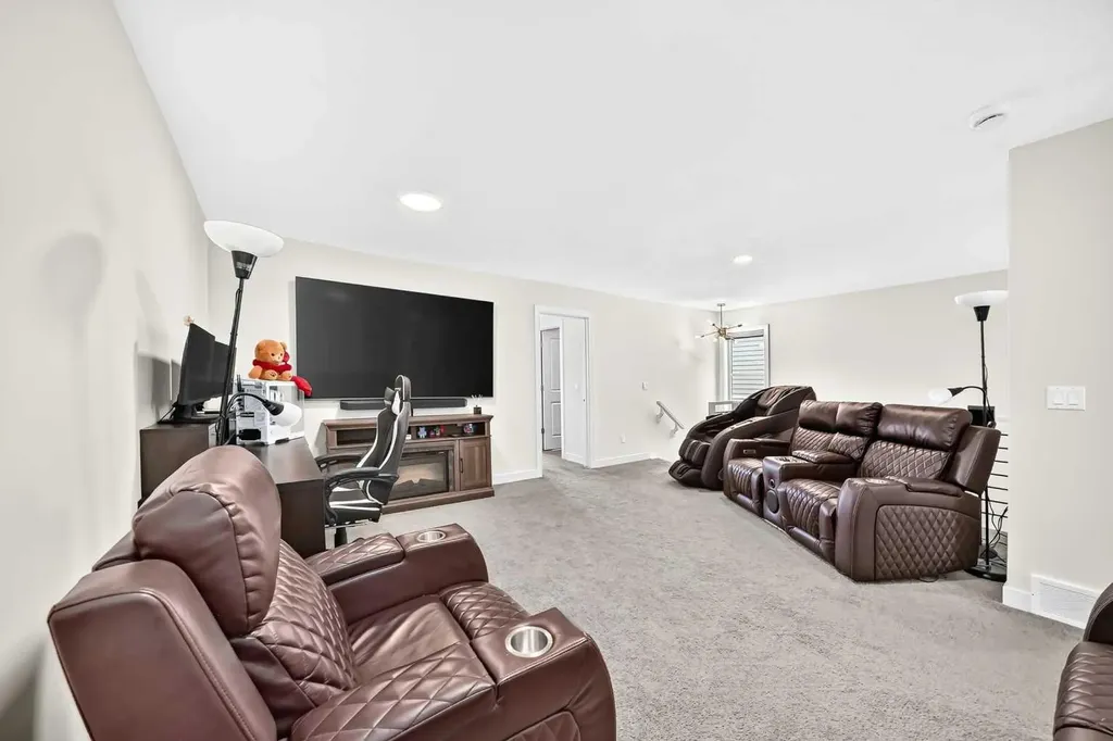 27 Belvedere Point SE Calgary AB T2A 7Y9