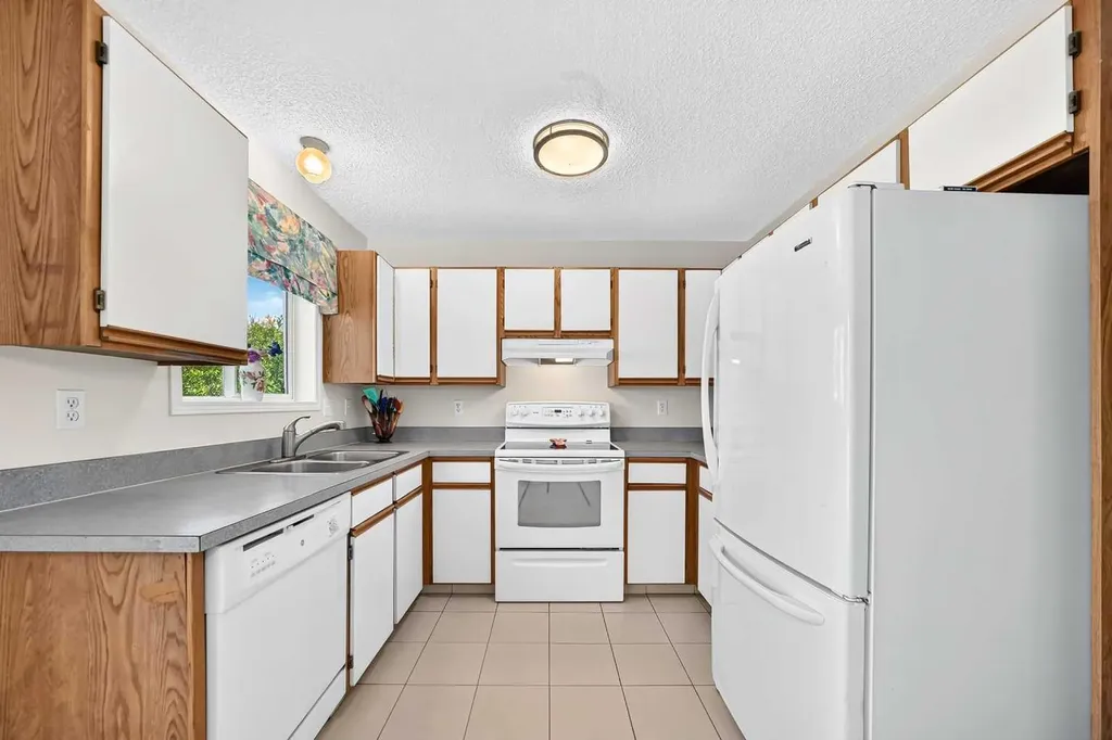 267 Covington Road NE Calgary AB T3K 4G2