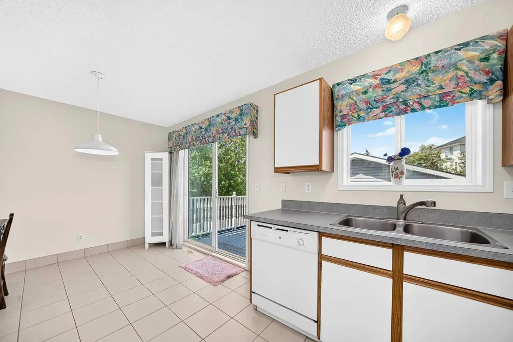 267 Covington Road NE Calgary AB T3K 4G2