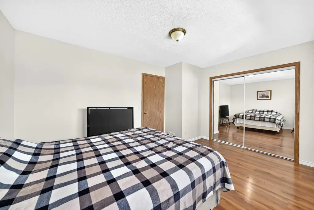 267 Covington Road NE Calgary AB T3K 4G2