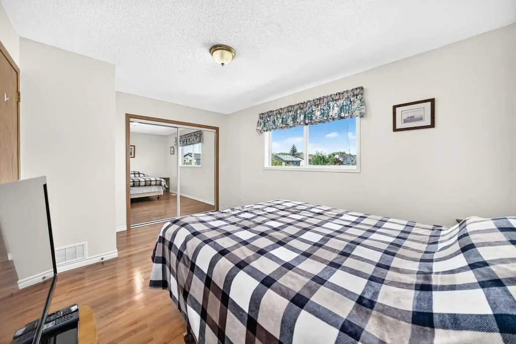 267 Covington Road NE Calgary AB T3K 4G2