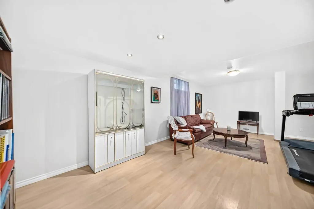 267 Covington Road NE Calgary AB T3K 4G2