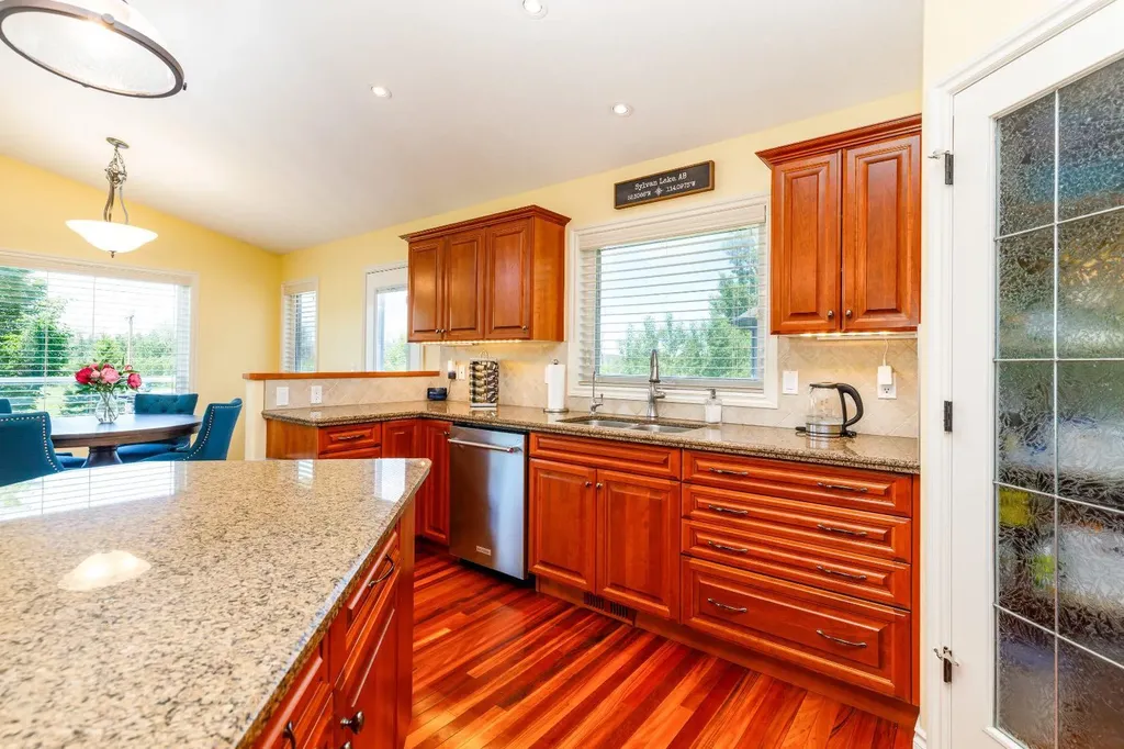 54 Fieldstone Way Sylvan Lake AB T4S 2L3
