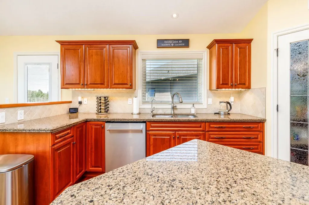54 Fieldstone Way Sylvan Lake AB T4S 2L3