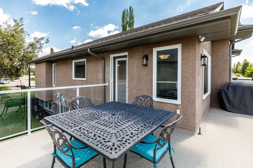 54 Fieldstone Way Sylvan Lake AB T4S 2L3