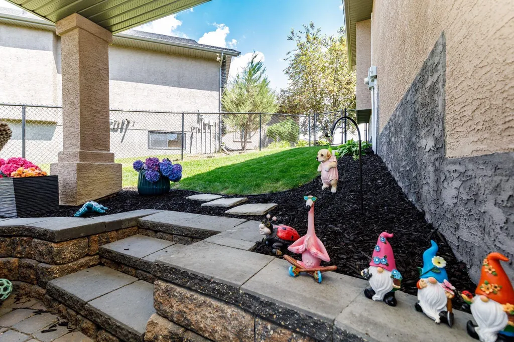54 Fieldstone Way Sylvan Lake AB T4S 2L3
