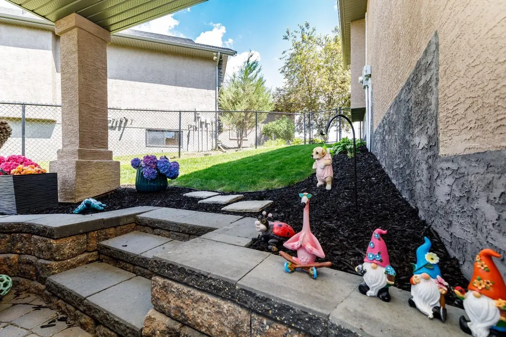 54 Fieldstone Way Sylvan Lake AB T4S 2L3