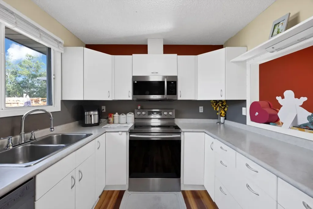 20 Falton Way NE Calgary AB T3J1K4
