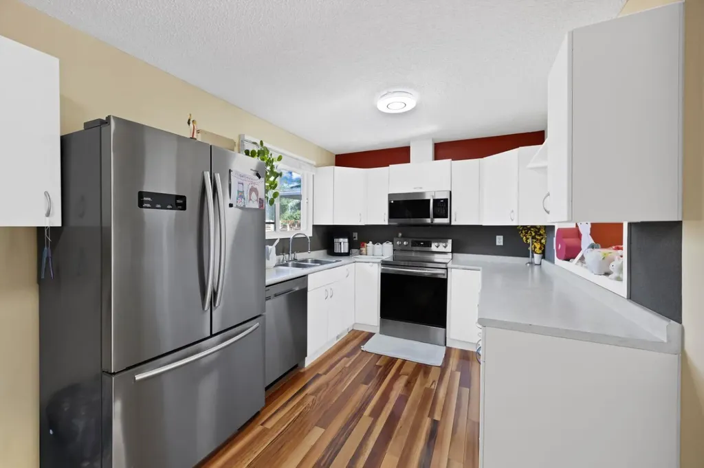 20 Falton Way NE Calgary AB T3J1K4