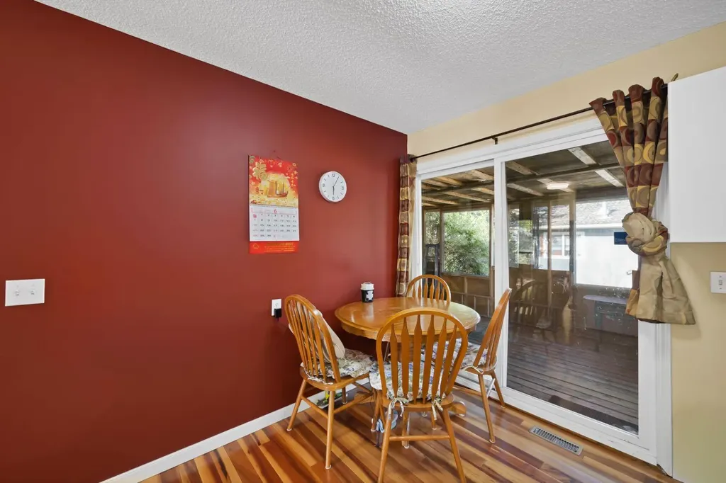 20 Falton Way NE Calgary AB T3J1K4