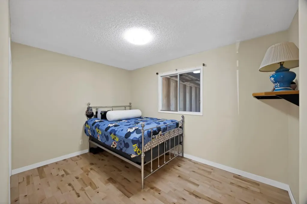 20 Falton Way NE Calgary AB T3J1K4
