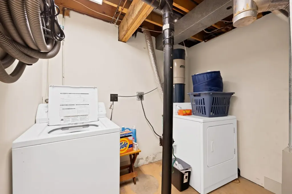 20 Falton Way NE Calgary AB T3J1K4