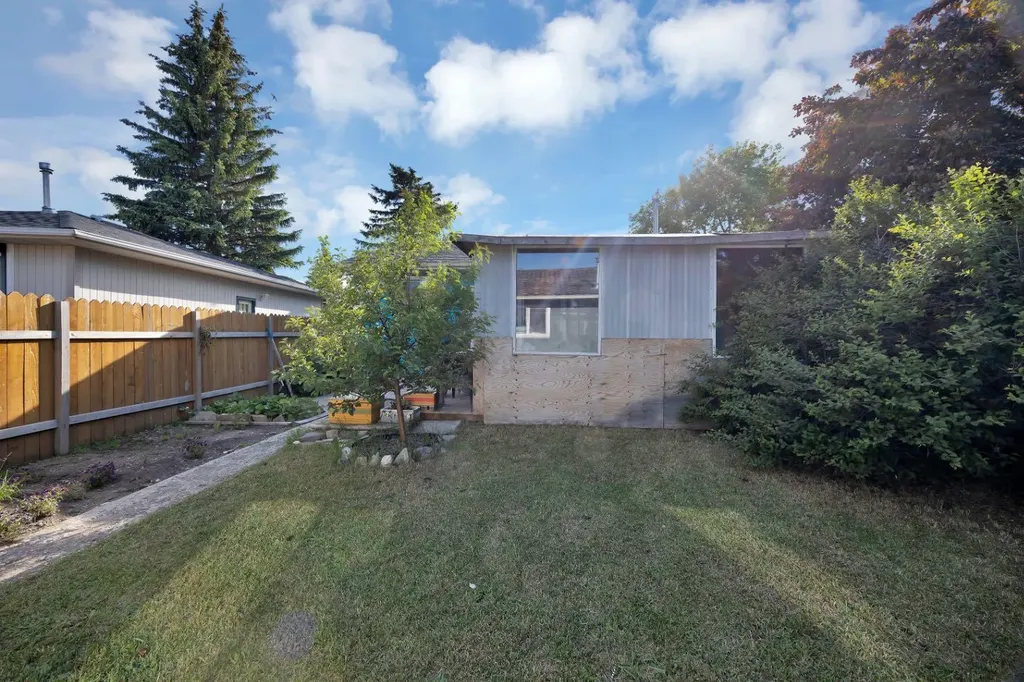 20 Falton Way NE Calgary AB T3J1K4