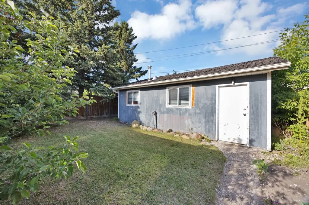 20 Falton Way NE Calgary AB T3J1K4