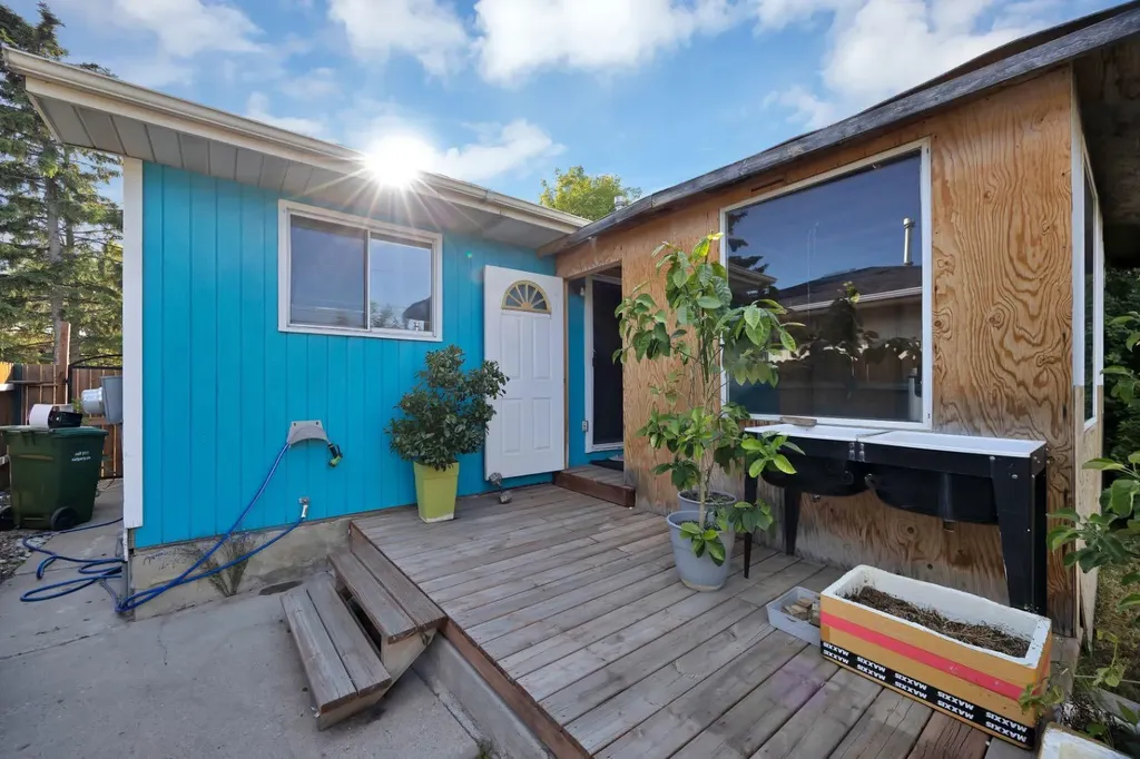 20 Falton Way NE Calgary AB T3J1K4