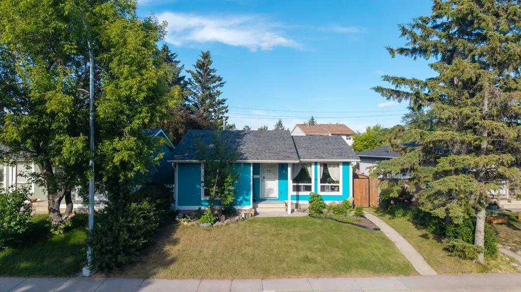 20 Falton Way NE Calgary AB T3J1K4