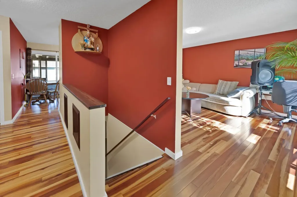 20 Falton Way NE Calgary AB T3J1K4