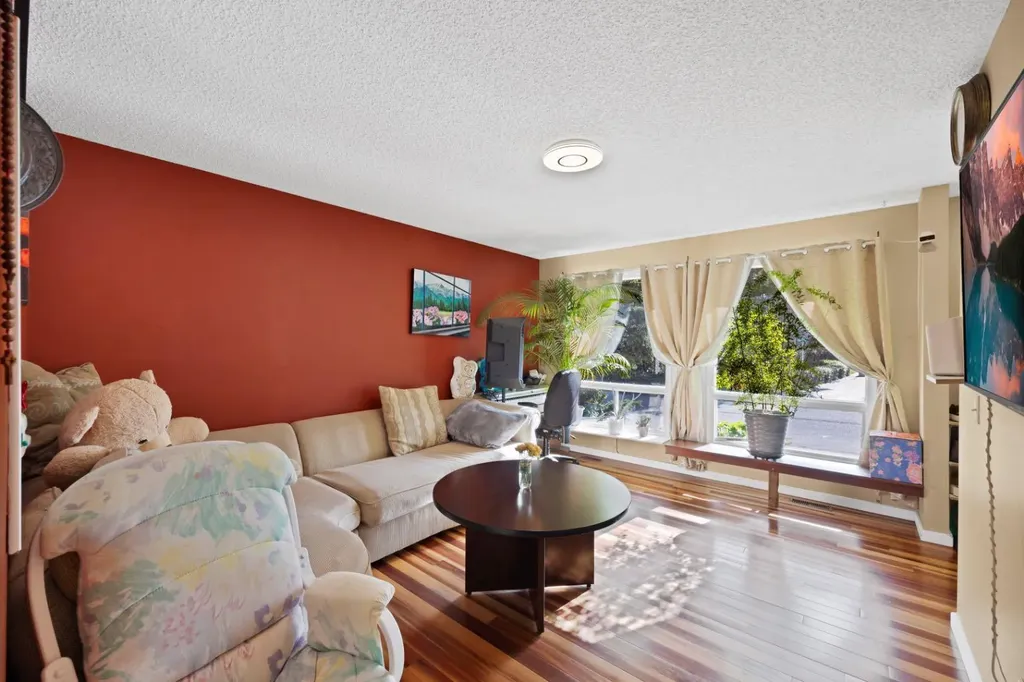 20 Falton Way NE Calgary AB T3J1K4