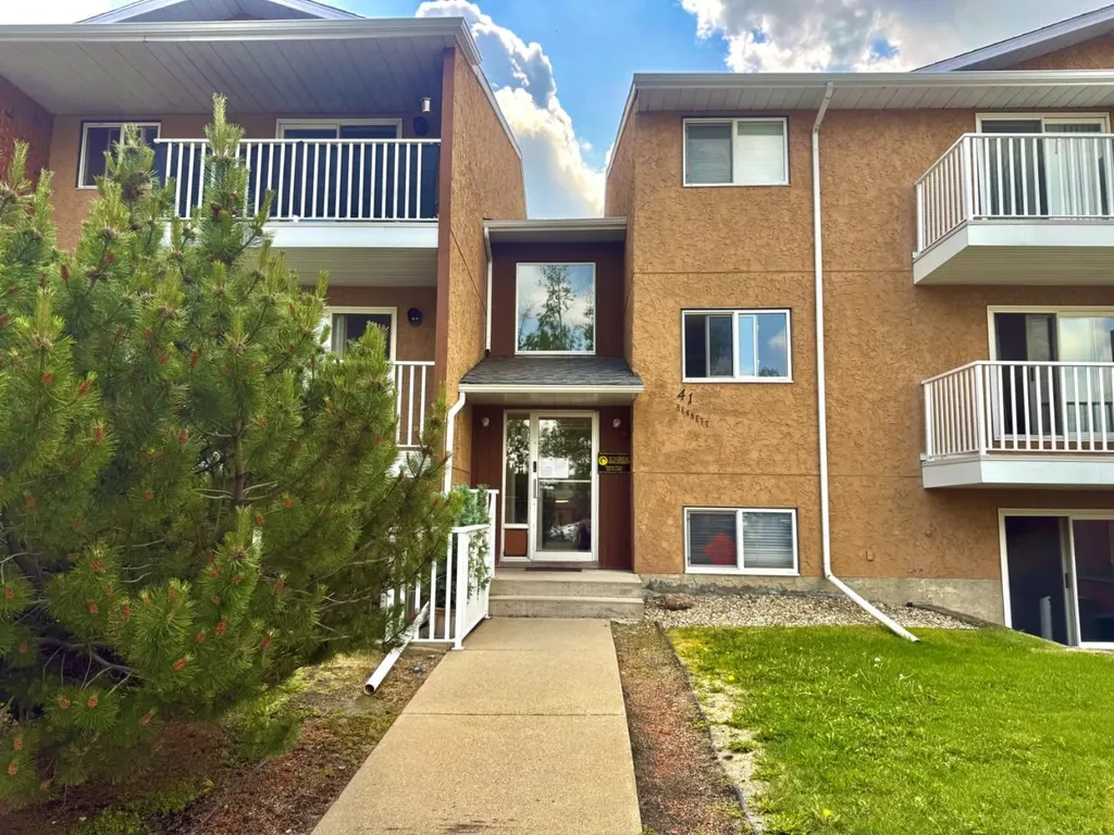 41 Bennett Street Red Deer AB T4R 1V4