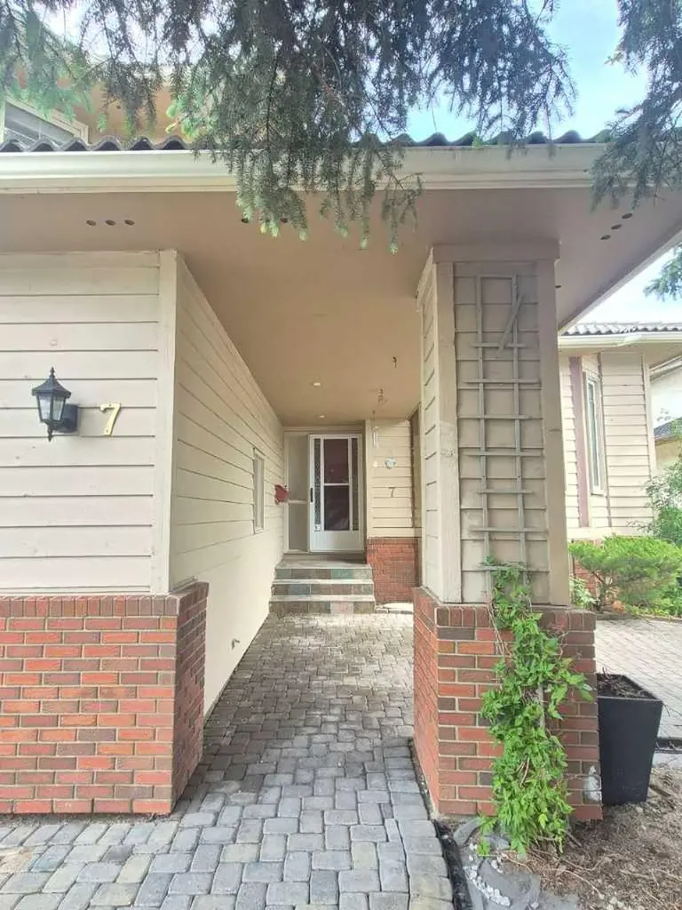 7 Suncastle Crescent SE Calgary AB T2X 2W9