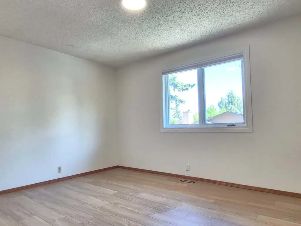 7 Suncastle Crescent SE Calgary AB T2X 2W9