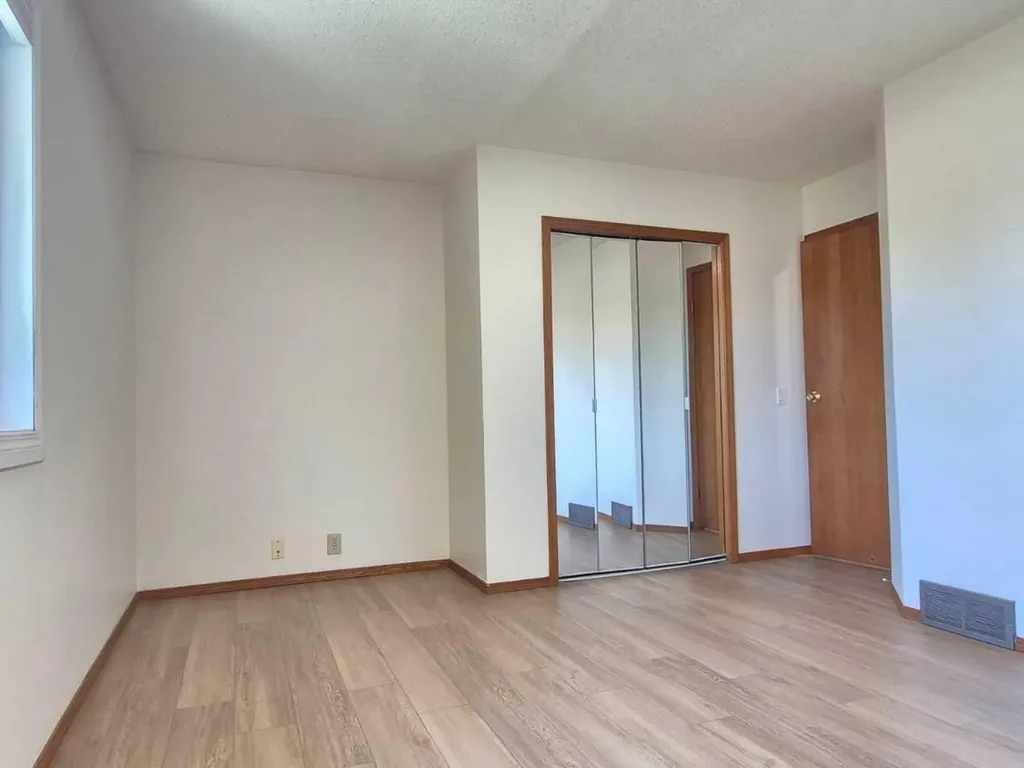 7 Suncastle Crescent SE Calgary AB T2X 2W9