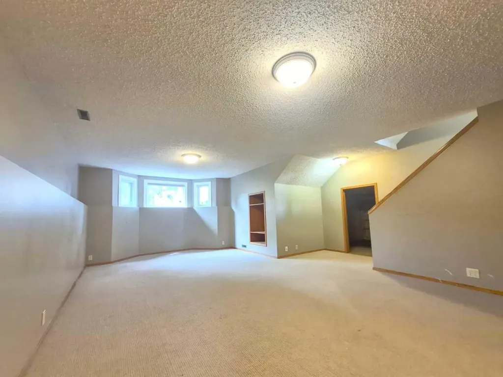 7 Suncastle Crescent SE Calgary AB T2X 2W9