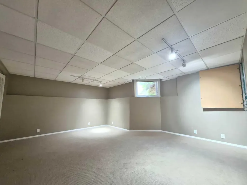 7 Suncastle Crescent SE Calgary AB T2X 2W9
