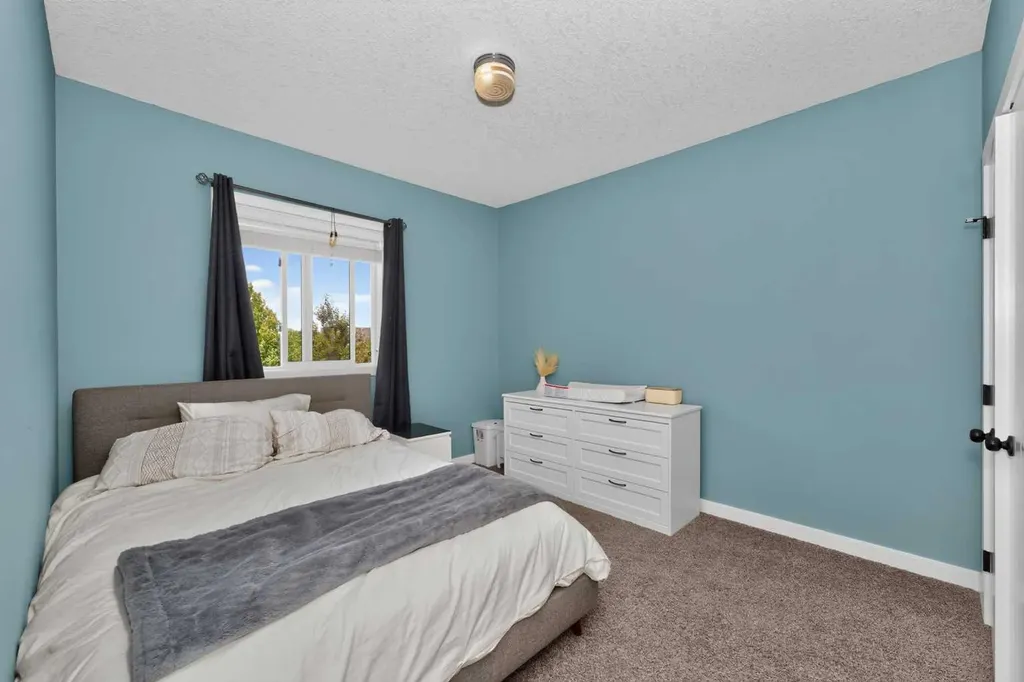 244 Mahogany Bay SE Calgary AB T3M0Y1