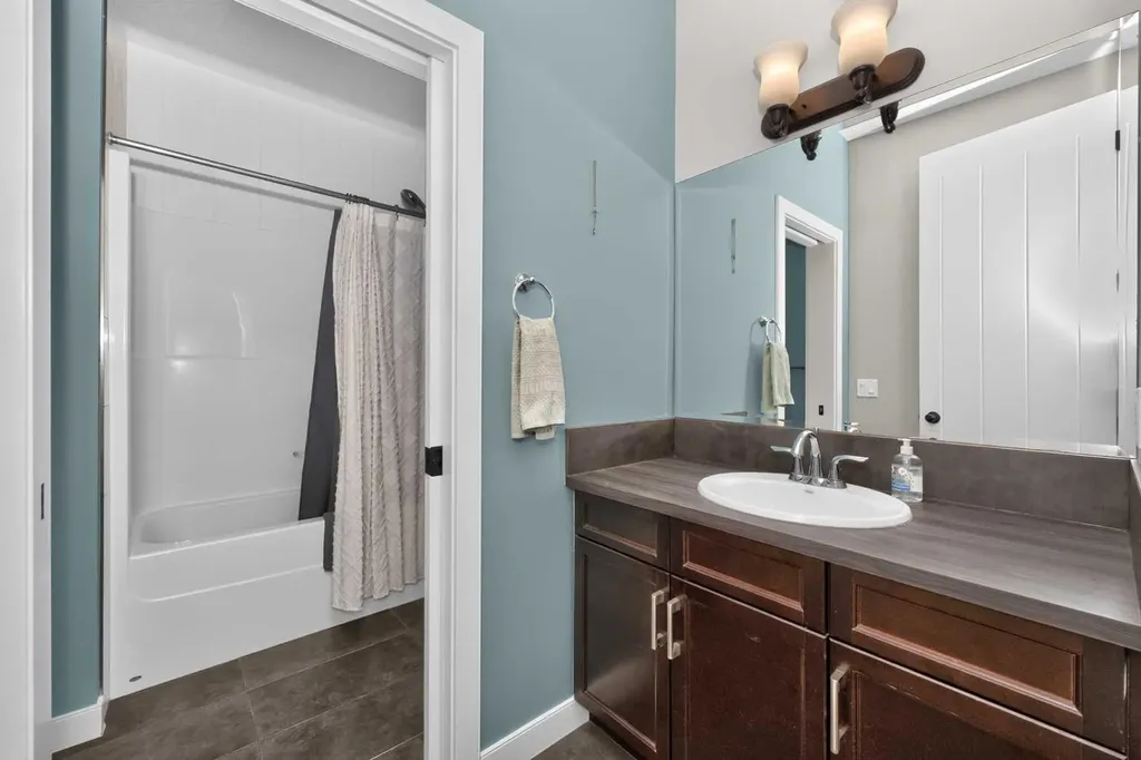 244 Mahogany Bay SE Calgary AB T3M0Y1
