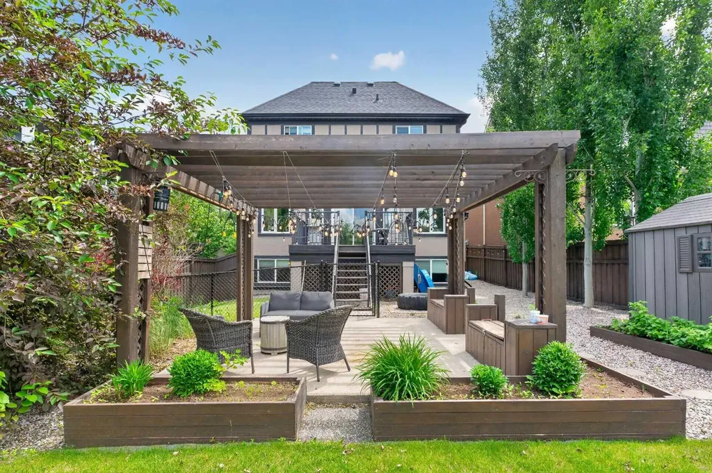244 Mahogany Bay SE Calgary AB T3M0Y1