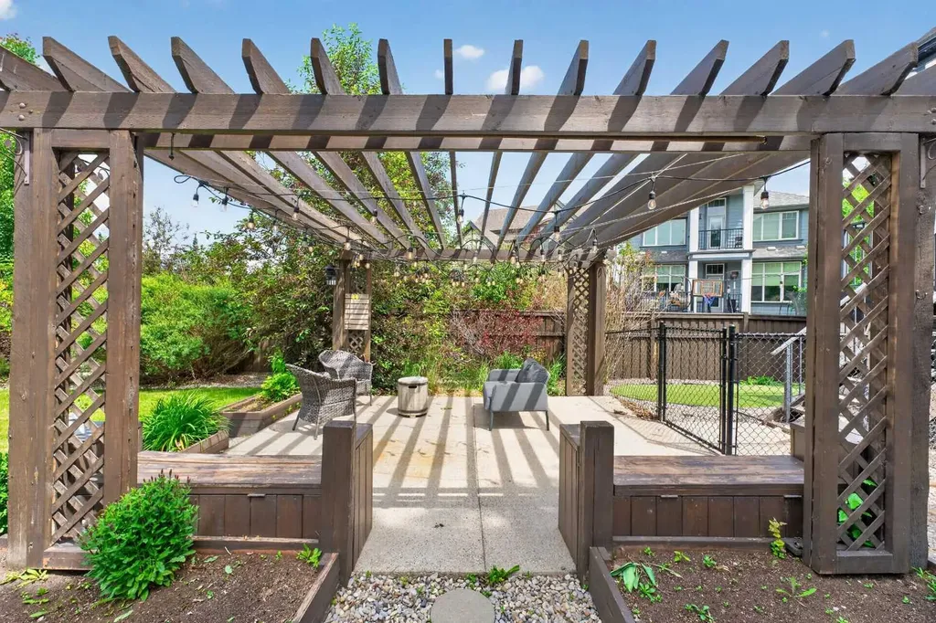 244 Mahogany Bay SE Calgary AB T3M0Y1