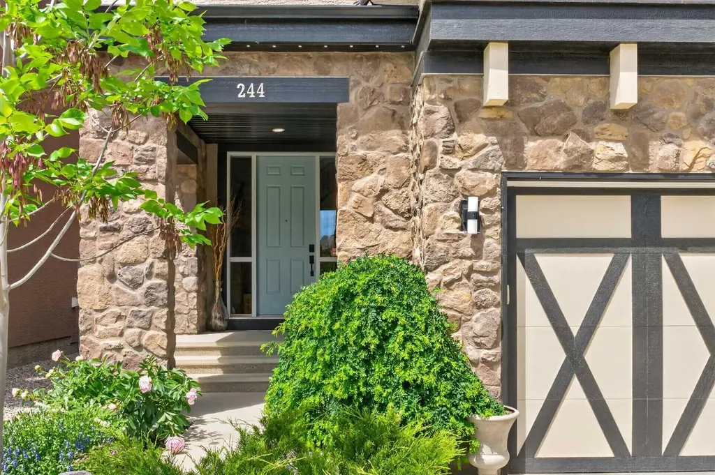 244 Mahogany Bay SE Calgary AB T3M0Y1