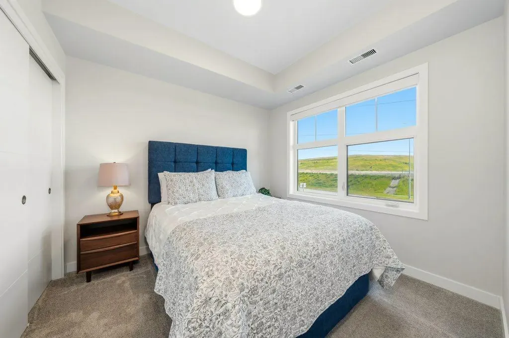 255 Les Jardins Park SE Calgary AB T2C 5W9