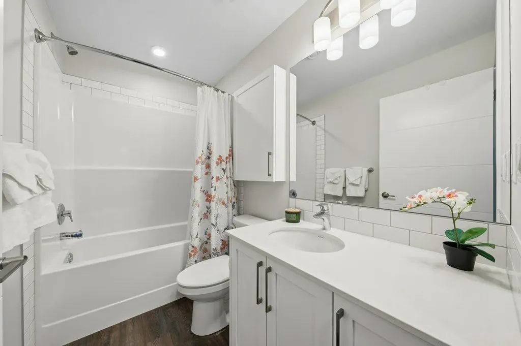 255 Les Jardins Park SE Calgary AB T2C 5W9