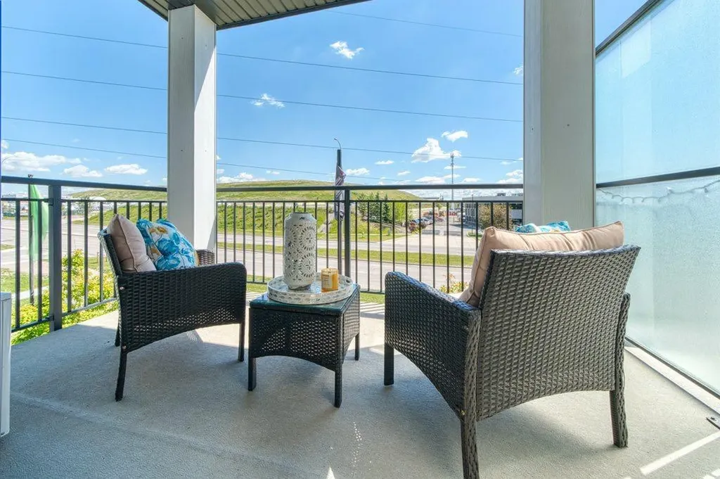 255 Les Jardins Park SE Calgary AB T2C 5W9
