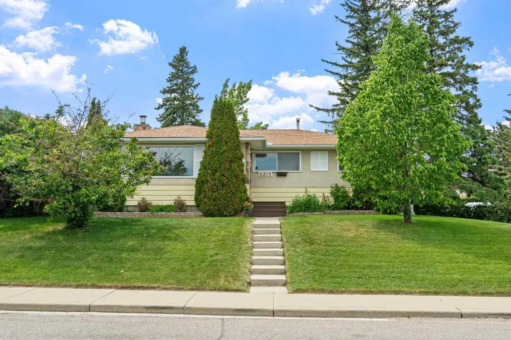 6215 Thorncliffe Drive NW Calgary AB T2K 3A6