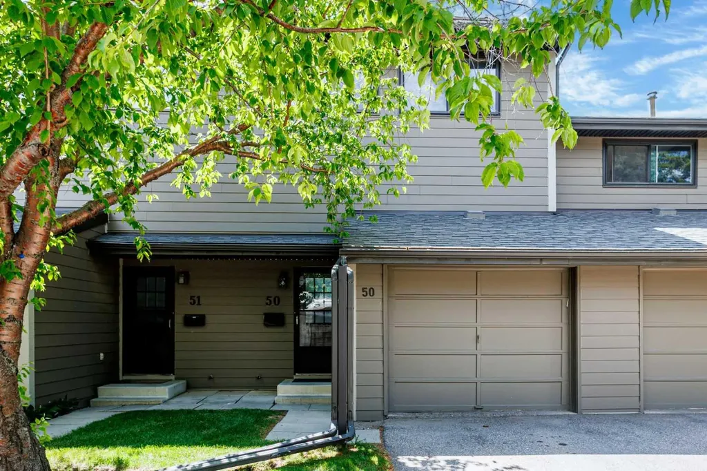 5019 46 Avenue SW Calgary AB T3E 6R1